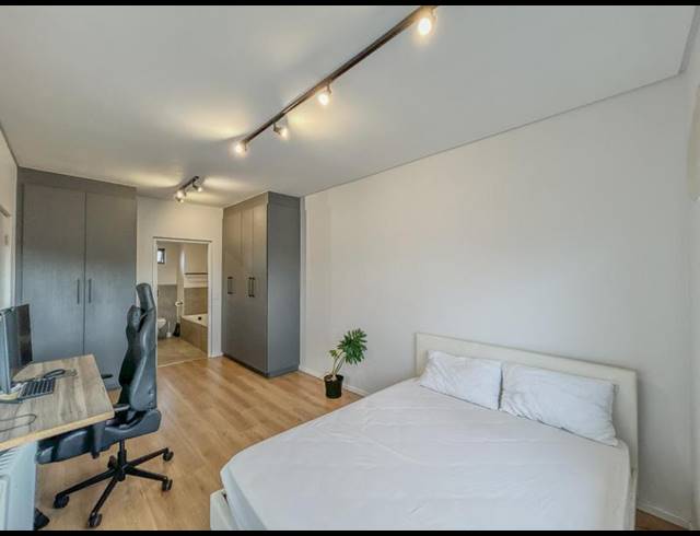 2 BEDROOM APARTMENT FOR SALE IN HYDE PARK